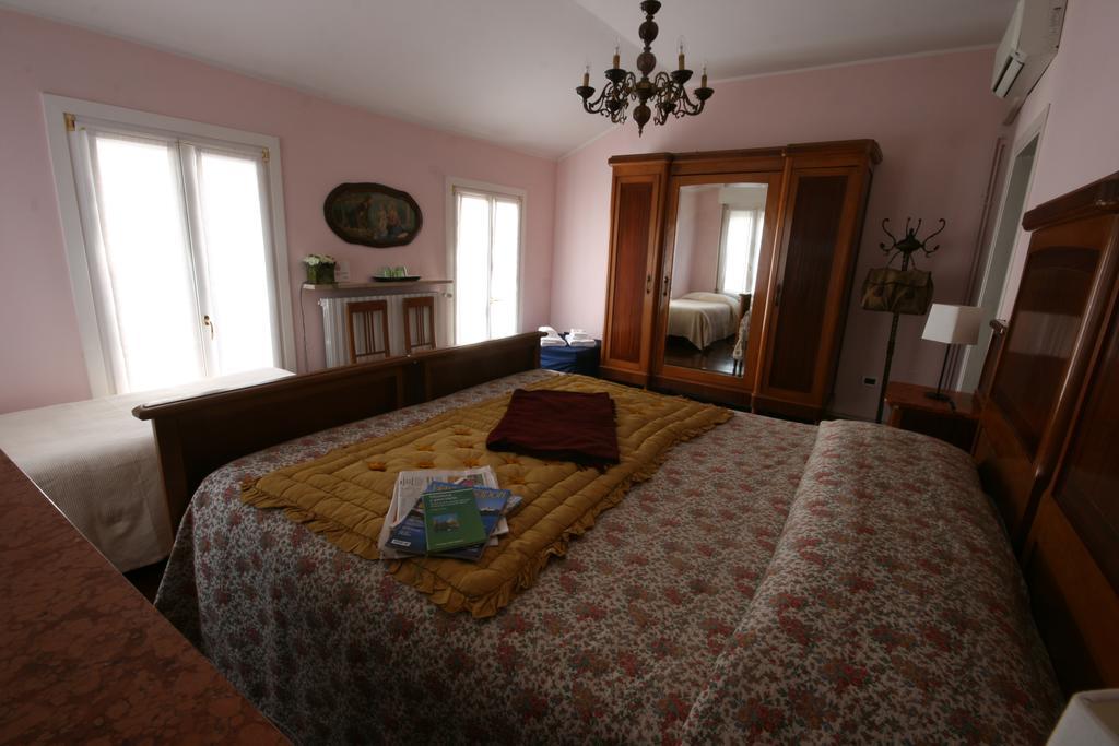 Corte Posta B&B - Parcheggio E Bagno In Camera 만토바 객실 사진