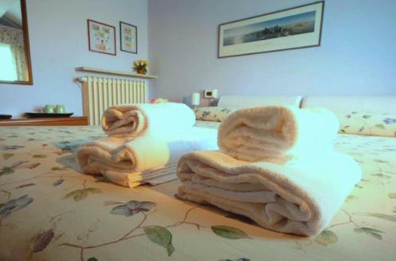 Corte Posta B&B - Parcheggio E Bagno In Camera 만토바 외부 사진